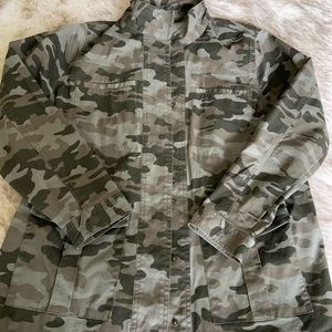 Universal Thread Camouflage Jacket